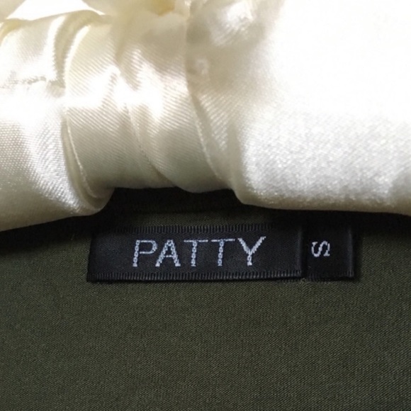 NWOT Gorgeous Green Sweetheart Long Sleeve Top - Picture 2 of 5